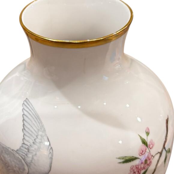Vintage Handcrafted Edward Marshall Boehm Tranquility Vase Doves Floral Gold Rim - Picture 9 of 11
